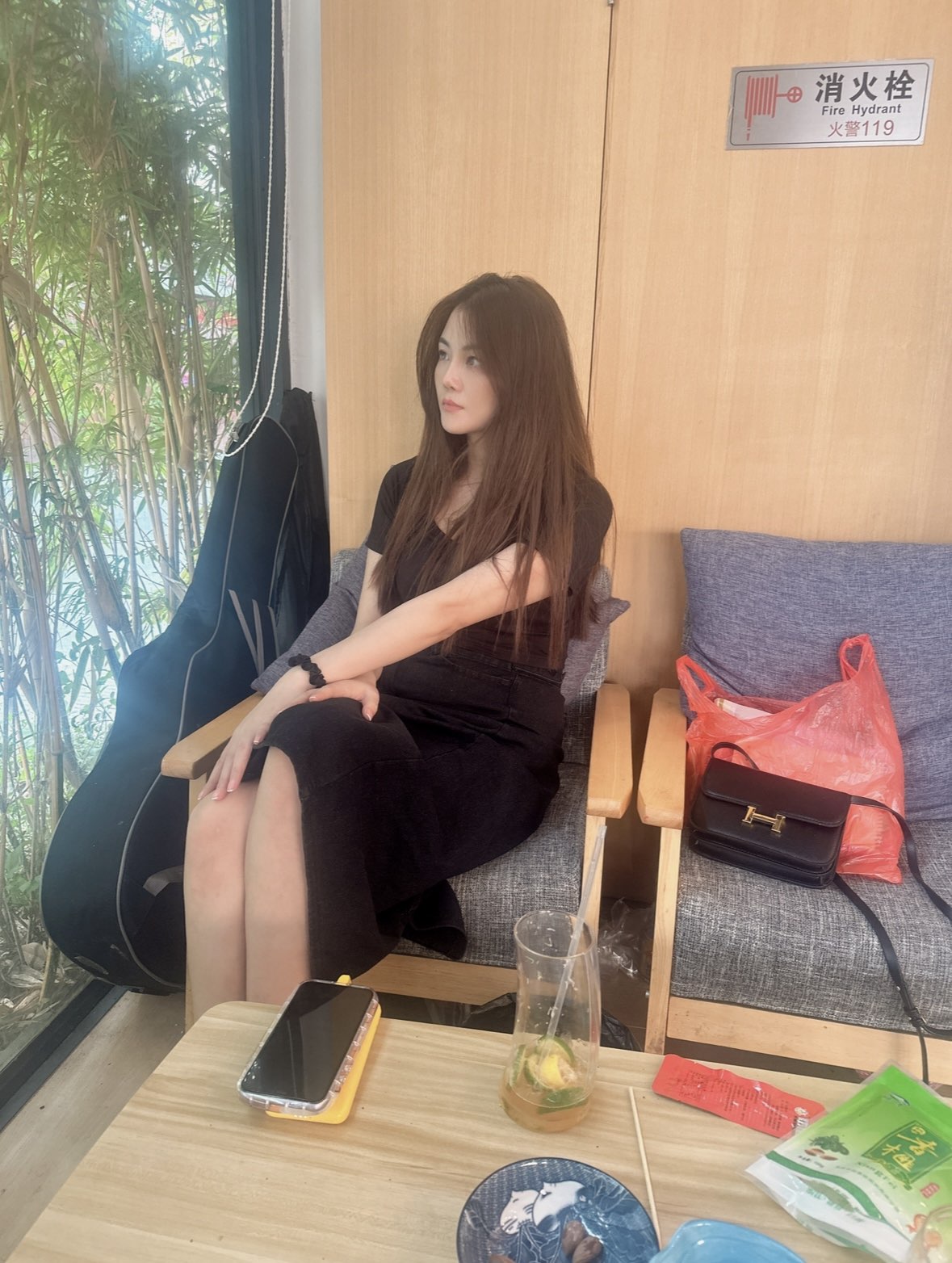 95年人照合一百相似度   做过服装模特